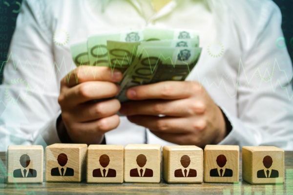 Cotisations sociales : clarification des r�gles de rattachement apr�s le d�part du salari�