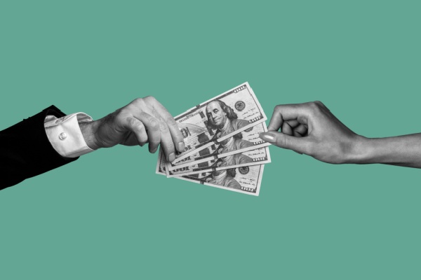 R�mun�ration indirecte du dirigeant via sa holding : possible ?