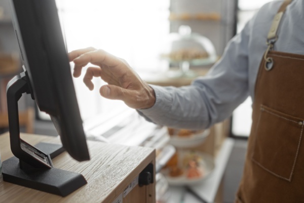 Logiciels de caisse auto-certifi�s : �a se pr�cise !