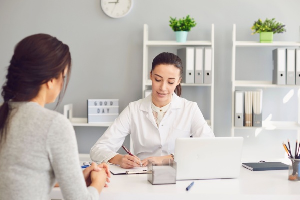 Arr�ts de travail : la m�decine du travail mieux inform�e ?