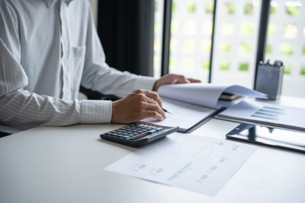 Simplification de la vie �conomique : prot�ger la tr�sorerie des entreprises 