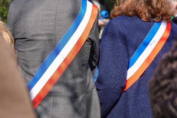 Statut de l��lu local : ce que les entreprises doivent retenir 