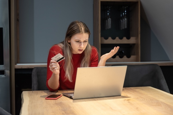 C�est l�histoire d�un client qui r�clame le remboursement d�un virement � sa banque�