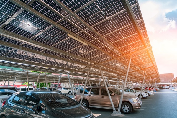 Panneaux photovolta�ques et �quipement des parkings : un d�lai suppl�mentaire ? 